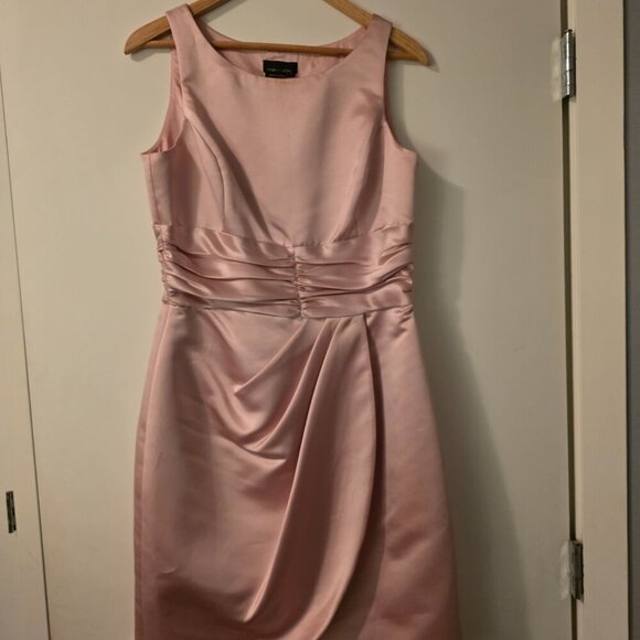 Dress - Picture 5 of 6